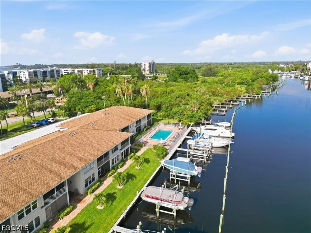 Key Drive #105 North Fort Myers, FL 33903