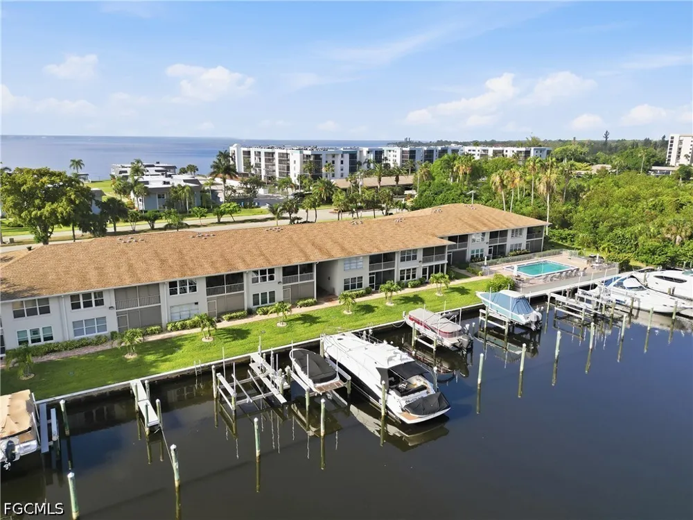 Key Drive #105 North Fort Myers, FL 33903