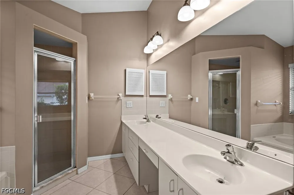 Admiral Court Fort Myers, FL 33912