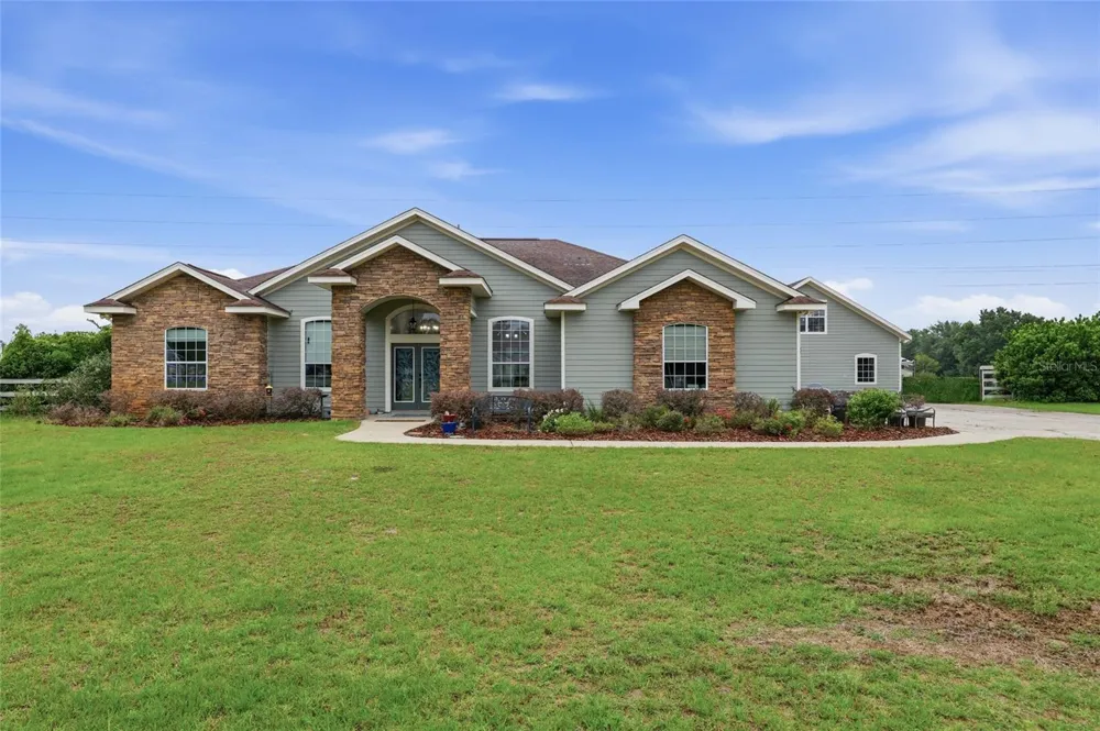 25672 NW 173RD AVENUE High Springs, FL 32643