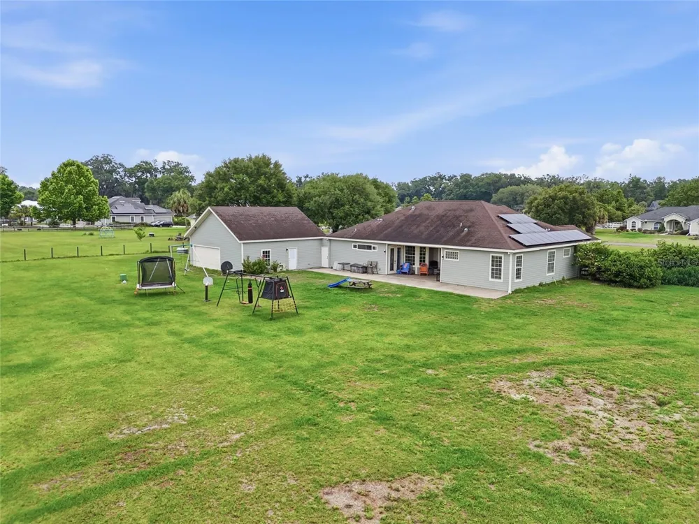 25672 NW 173RD AVENUE High Springs, FL 32643