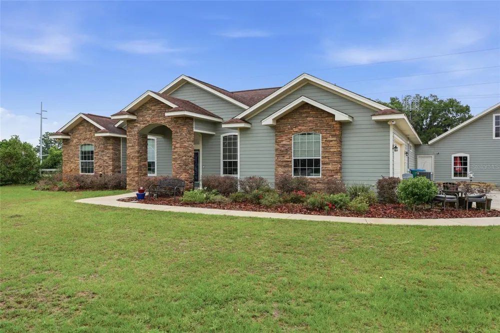 25672 NW 173RD AVENUE High Springs, FL 32643
