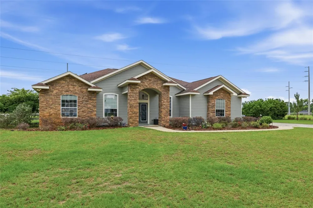 25672 NW 173RD AVENUE High Springs, FL 32643