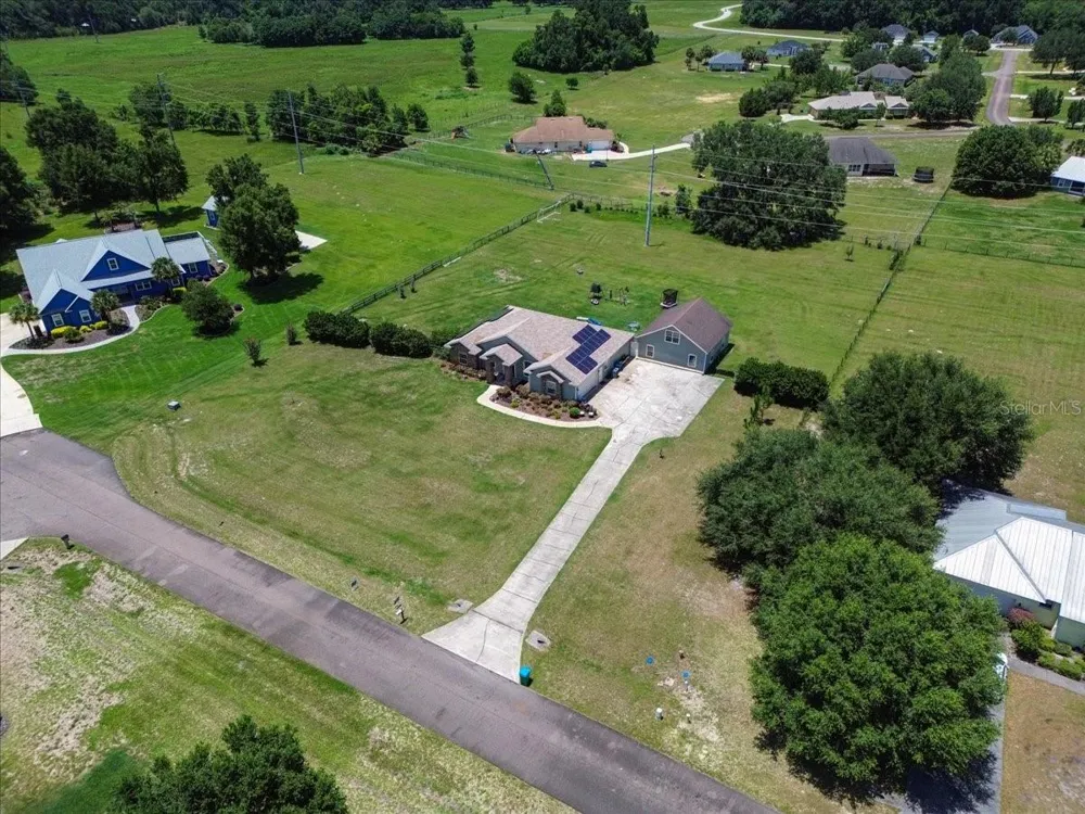 25672 NW 173RD AVENUE High Springs, FL 32643