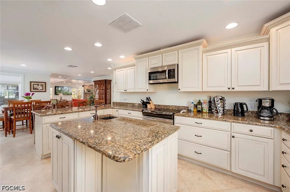 SW 8th Court Cape Coral, FL 33914