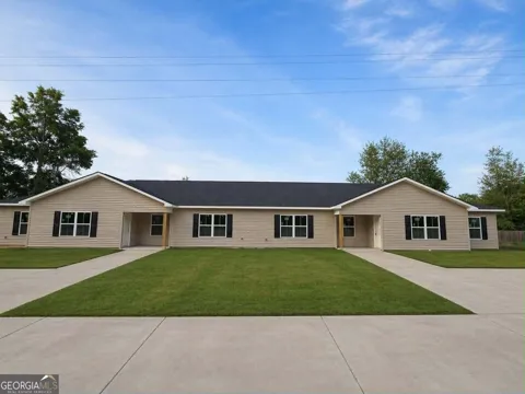 302 Hawaii AVE