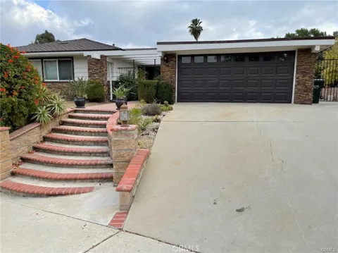 1566 Calle Artigas