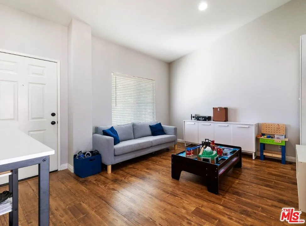 2156 Knollwood Court Rosamond, CA 93560