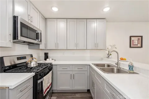 450 E 4th #416