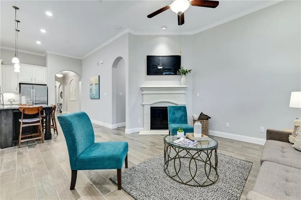 204 Maxwell Way Austin, TX 78738