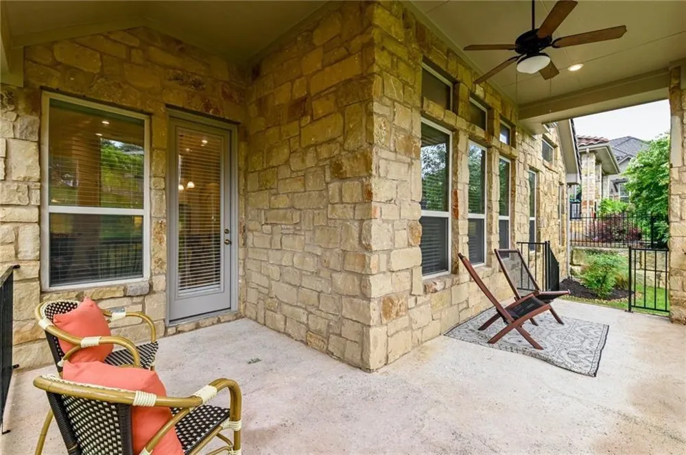 204 Maxwell Way Austin, TX 78738
