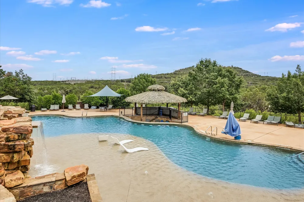 204 Maxwell Way Austin, TX 78738