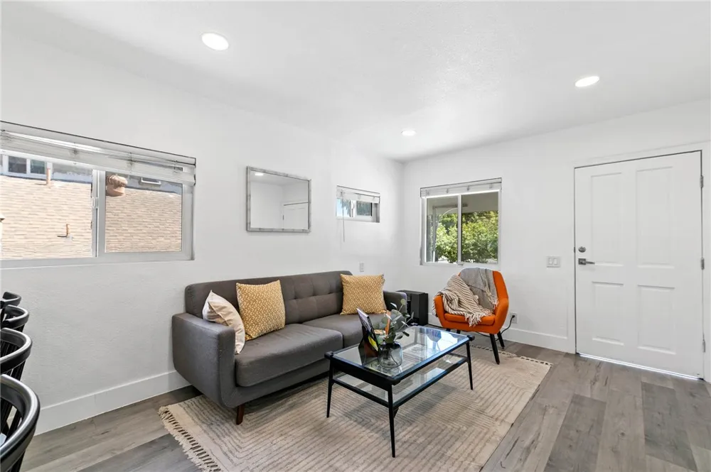 4365 Esmeralda Street Los Angeles, CA 90032