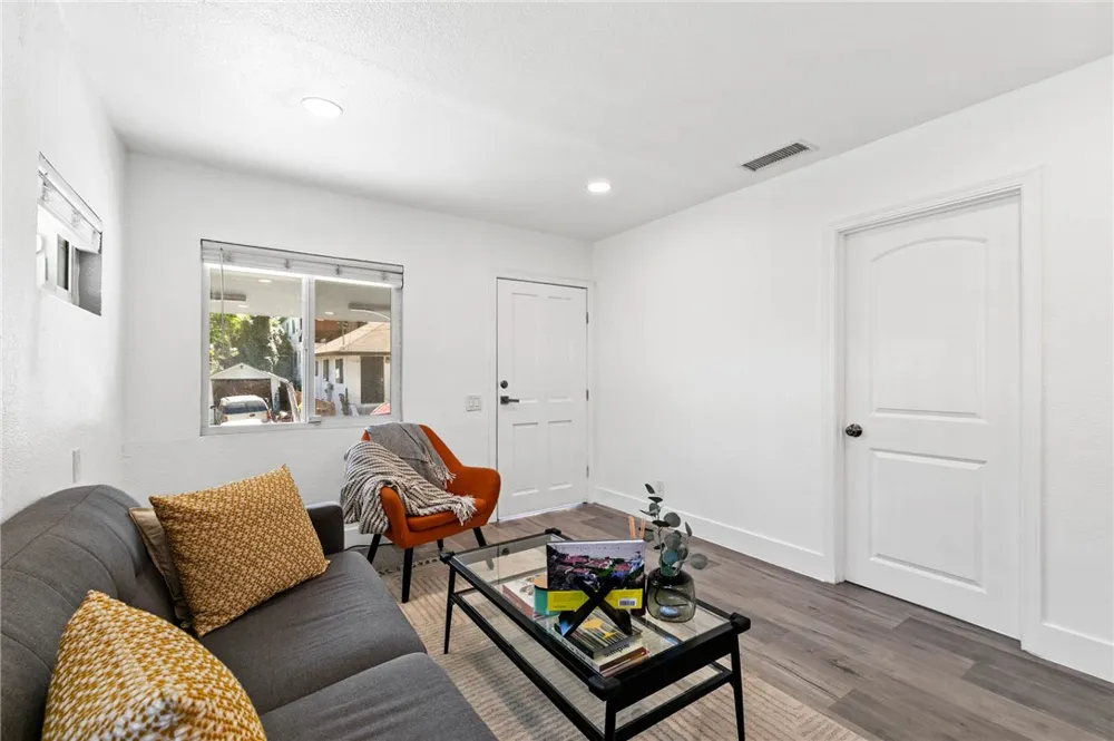 4365 Esmeralda Street Los Angeles, CA 90032