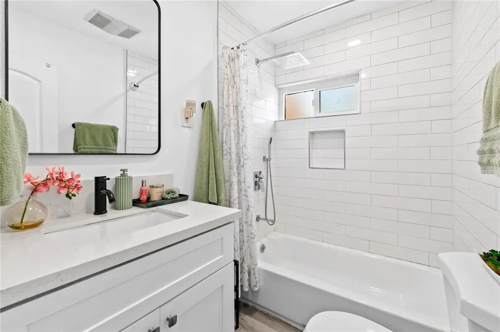 4365 Esmeralda Street Los Angeles, CA 90032