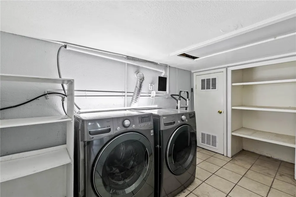 4365 Esmeralda Street Los Angeles, CA 90032