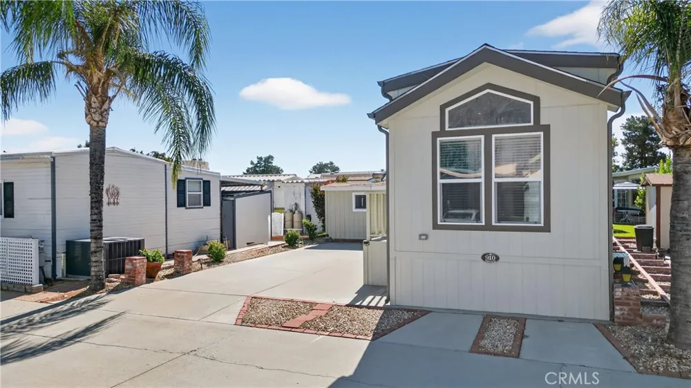 910 Deerwood San Jacinto, CA 92583