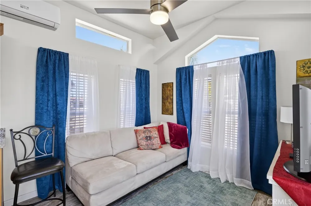 910 Deerwood San Jacinto, CA 92583