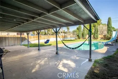 18522 7th Bloomington, CA 92316
