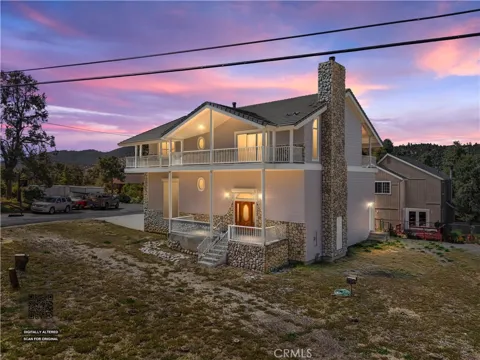 8905 Deer Trail