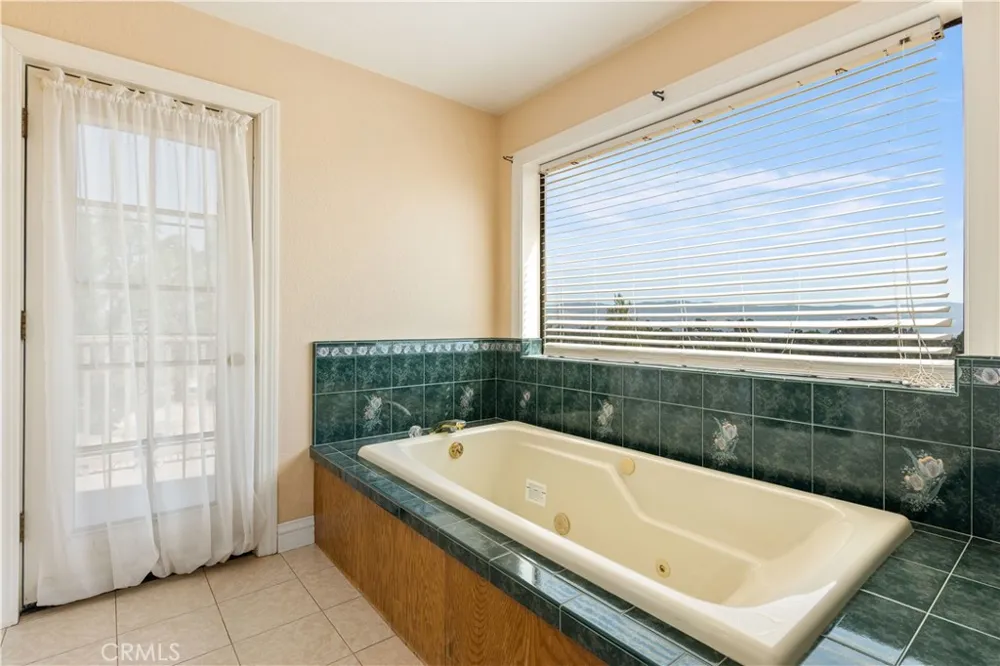 2210 Cedar Hill Way Lakeport, CA 95453