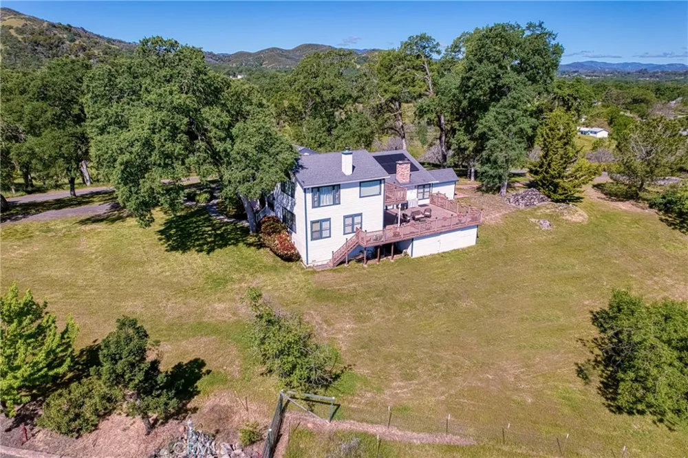 2210 Cedar Hill Way Lakeport, CA 95453
