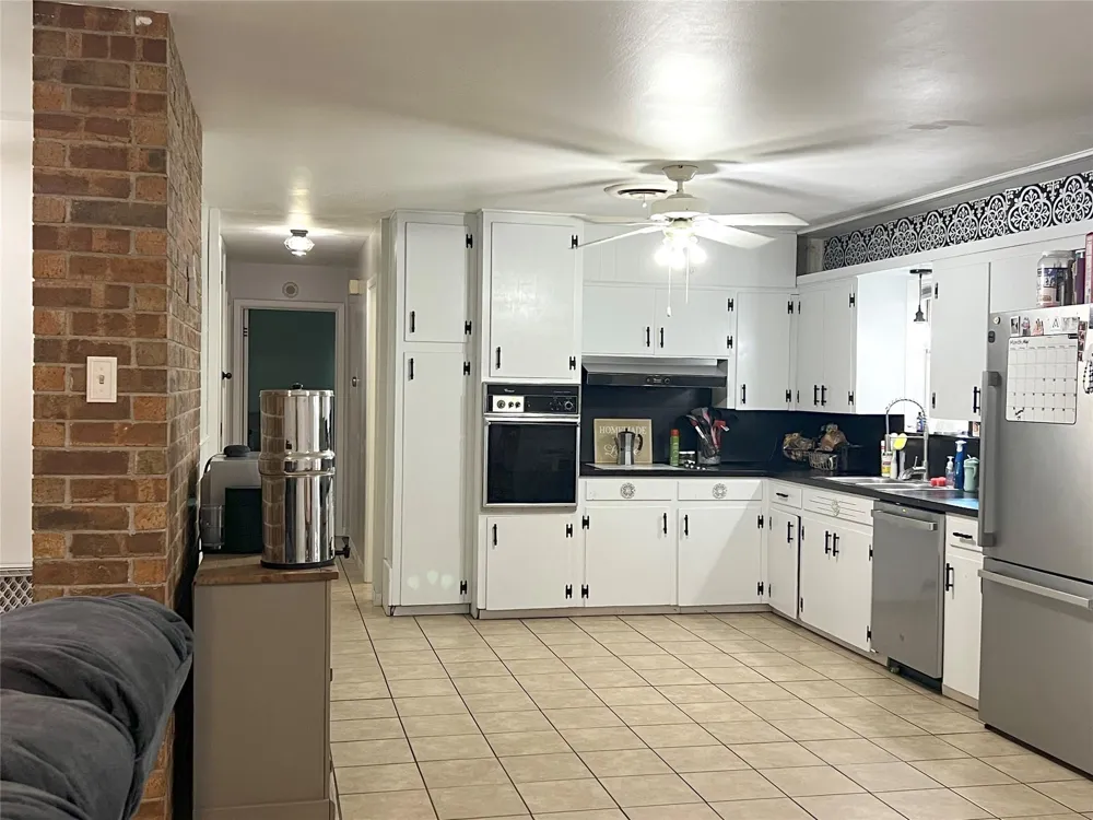131 Walker Avenue Lolita, TX 77971