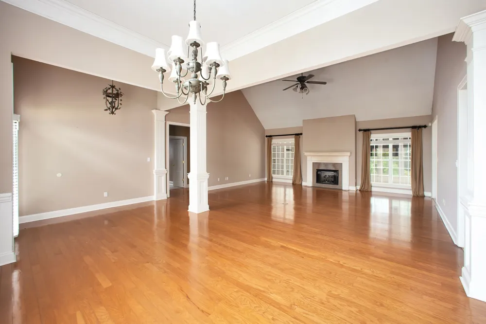14 Brookhollow Cv Jackson, TN 38305