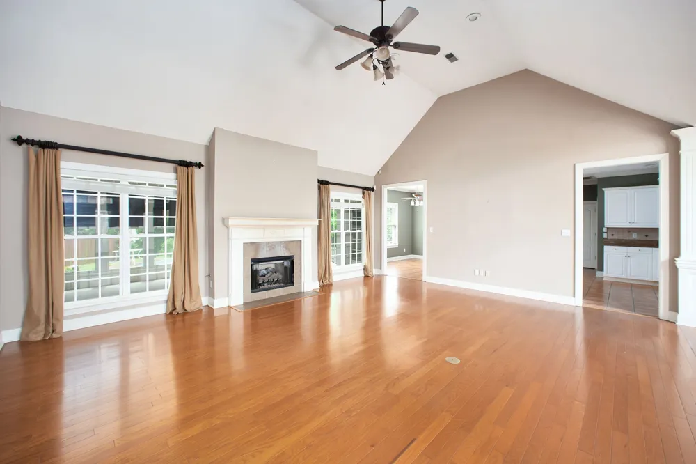 14 Brookhollow Cv Jackson, TN 38305