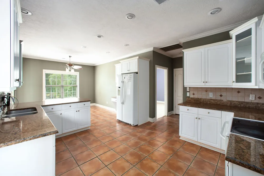 14 Brookhollow Cv Jackson, TN 38305