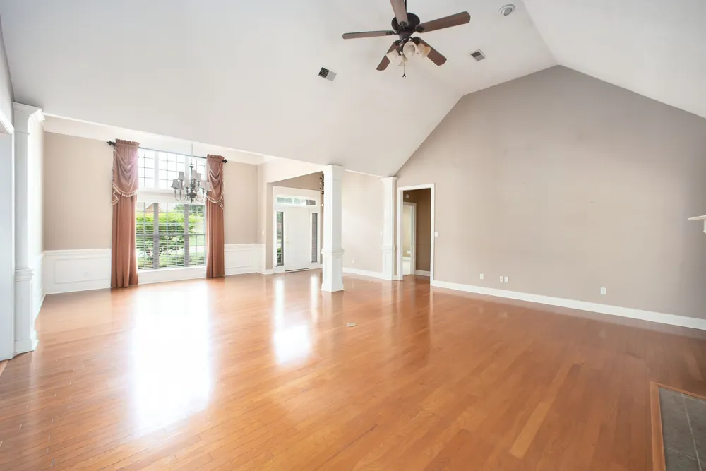 14 Brookhollow Cv Jackson, TN 38305