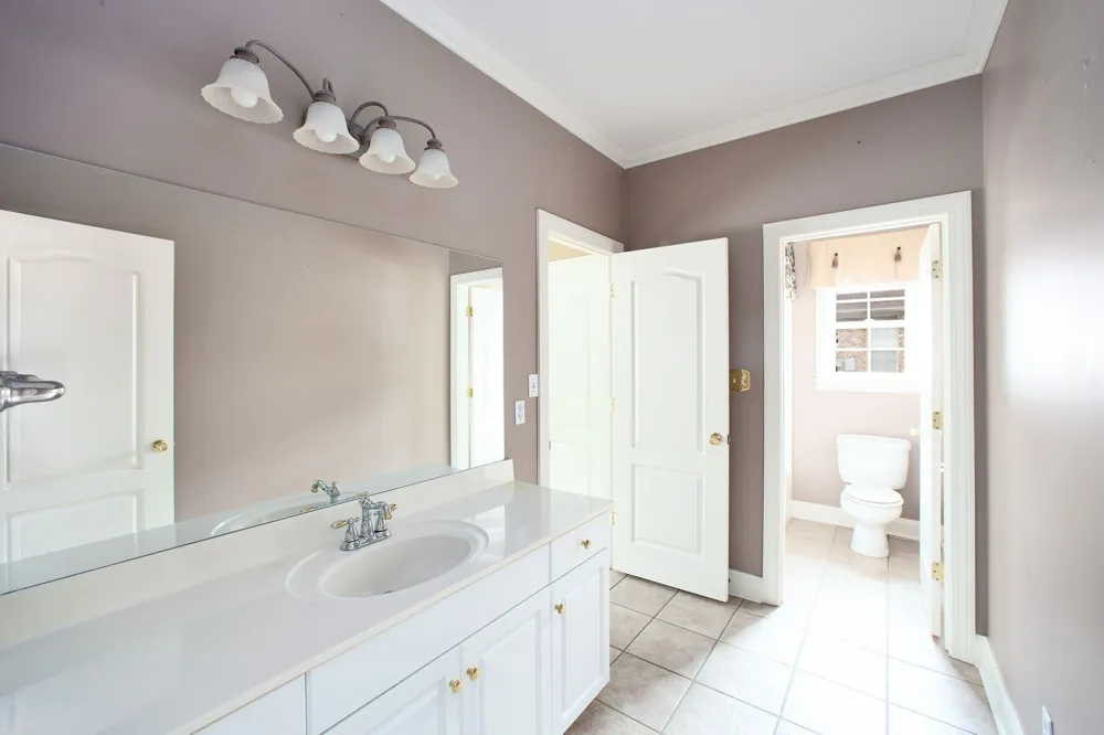 14 Brookhollow Cv Jackson, TN 38305