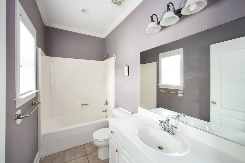 14 Brookhollow Cv Jackson, TN 38305