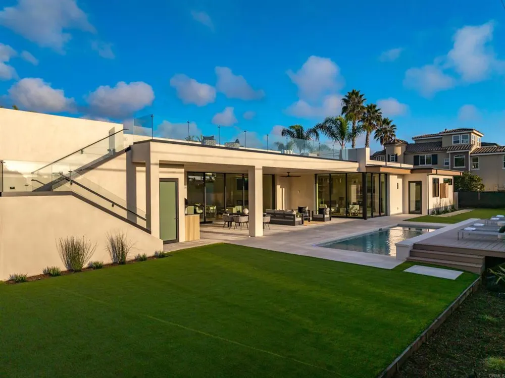 601 Cedros Avenue Solana Beach, CA 92075