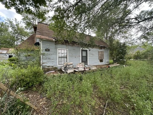 419 W Pine Whitewright, TX 75491
