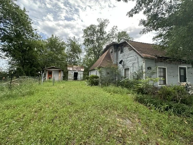 419 W Pine Whitewright, TX 75491