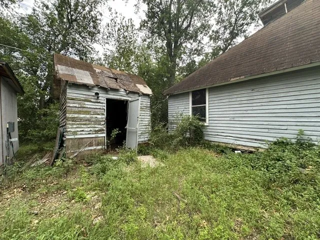 419 W Pine Whitewright, TX 75491