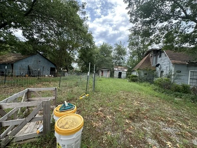 419 W Pine Whitewright, TX 75491