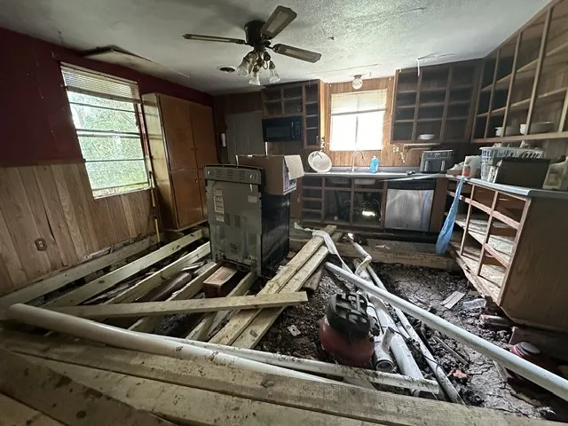 419 W Pine Whitewright, TX 75491