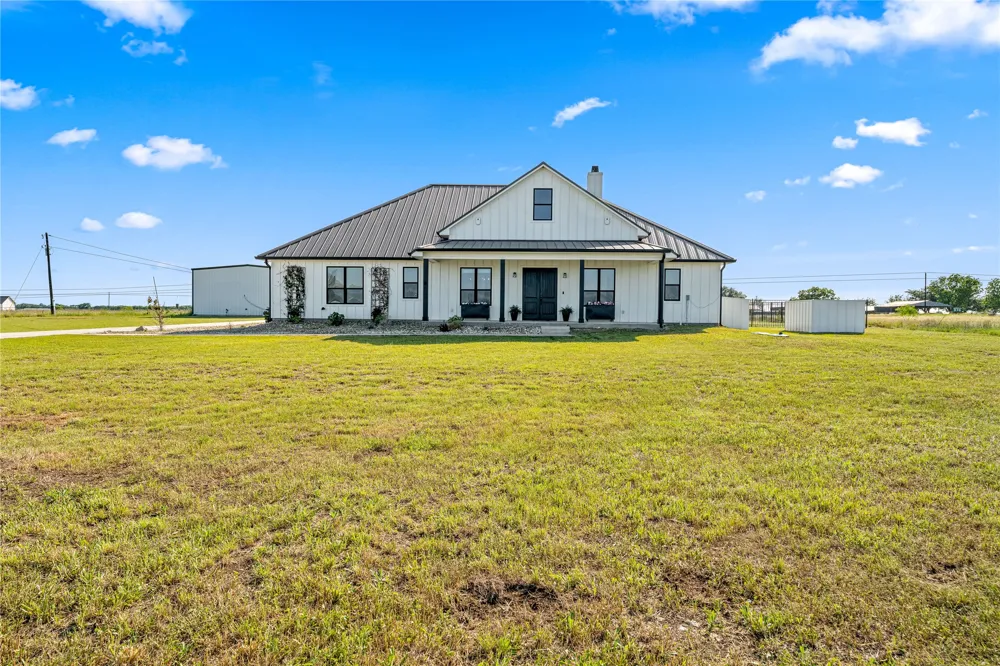 251 Willow Moon Ranch Road Crawford, TX 76638