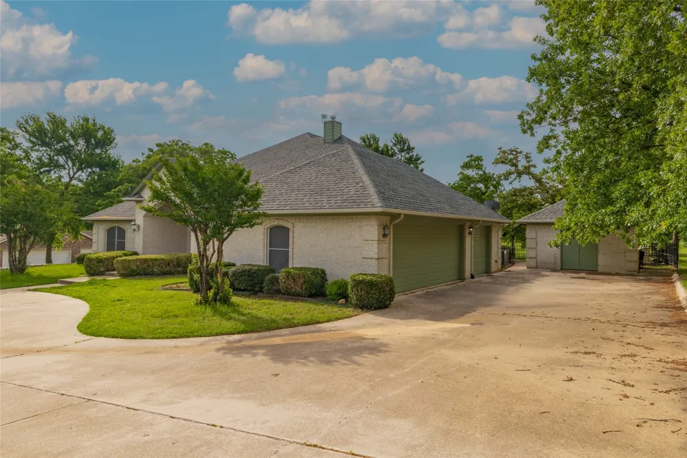 603 Runaway Bay Drive Runaway Bay, TX 76426