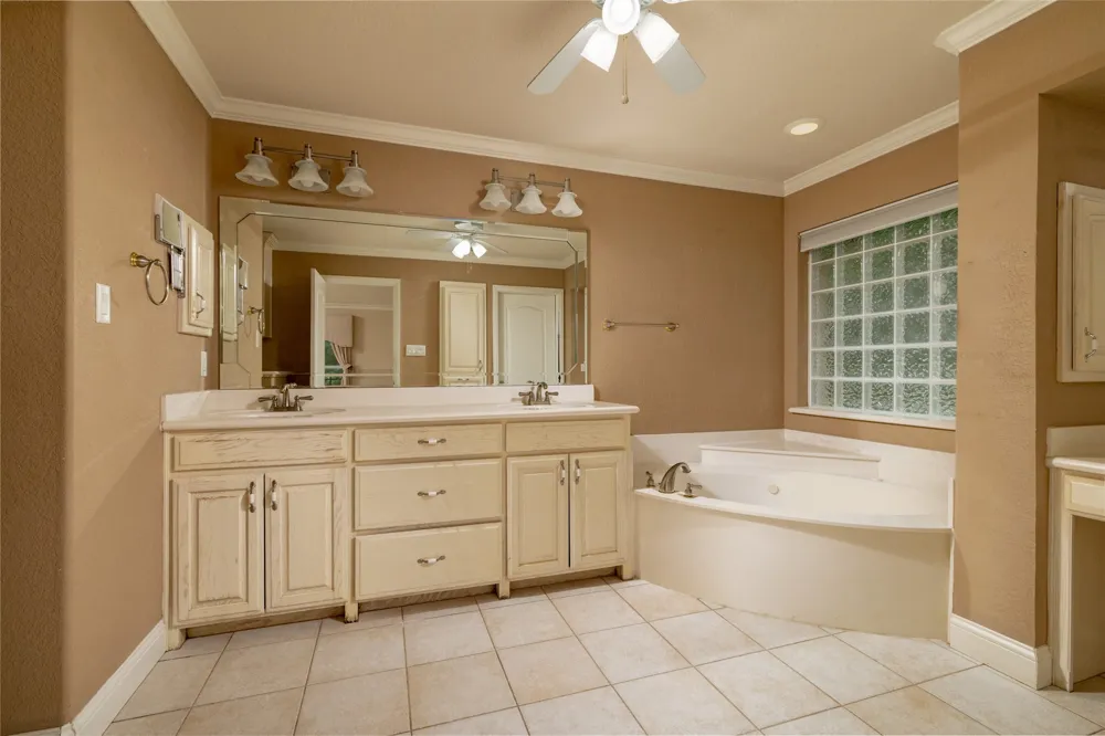 603 Runaway Bay Drive Runaway Bay, TX 76426
