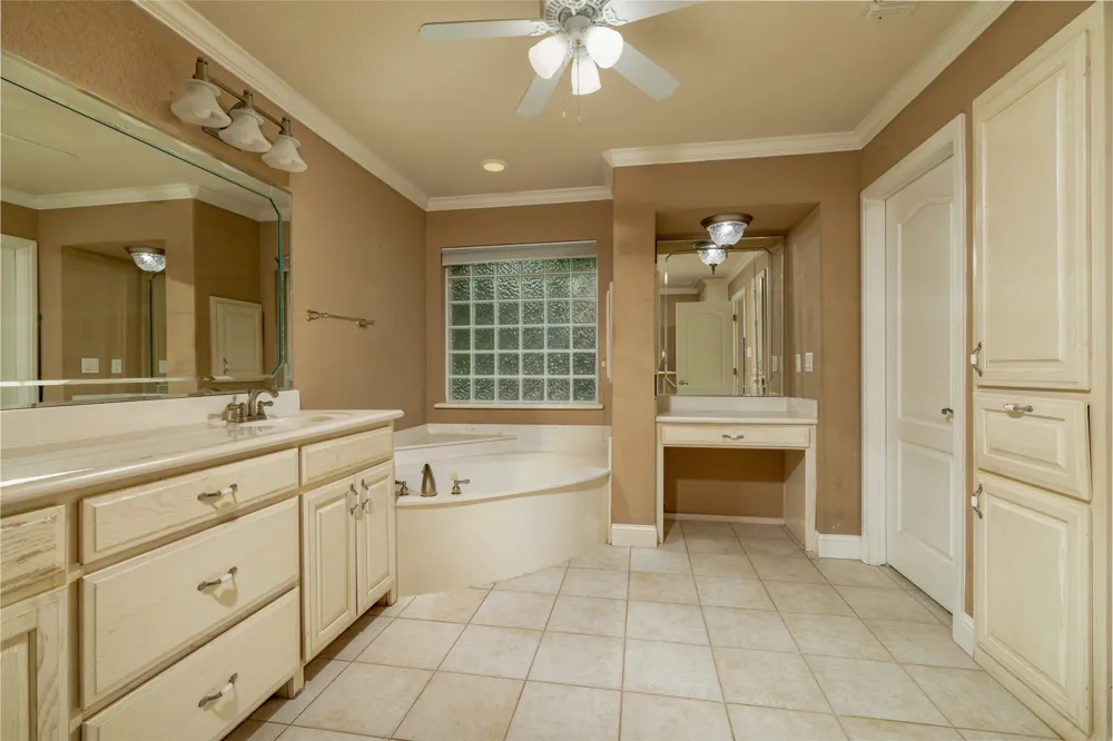 603 Runaway Bay Drive Runaway Bay, TX 76426