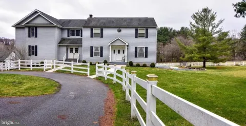 9 HUNT FARMS
