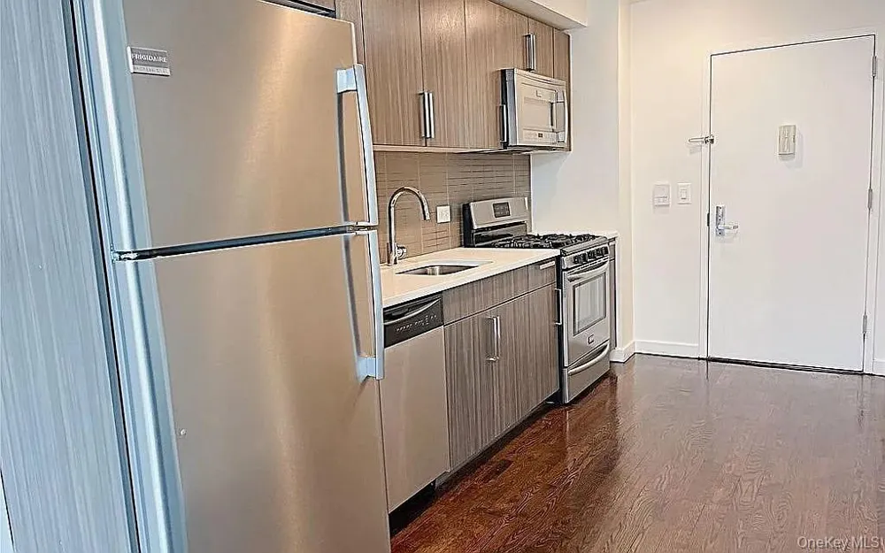 1215 Broadway #603 Astoria, NY 11106