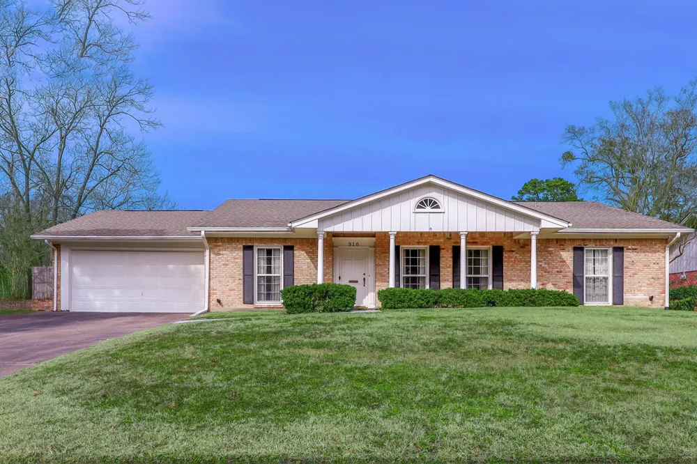 916 Jefferson Avenue Lufkin, TX 75904
