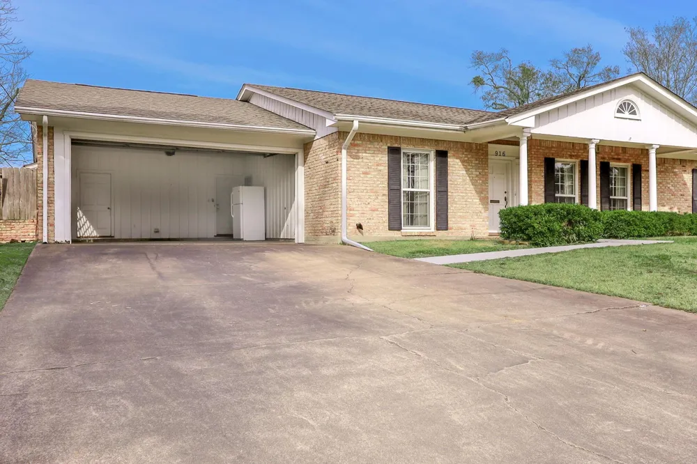916 Jefferson Avenue Lufkin, TX 75904
