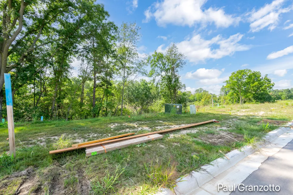 3044 Arbor Creek Avenue SE Kentwood, MI 49512