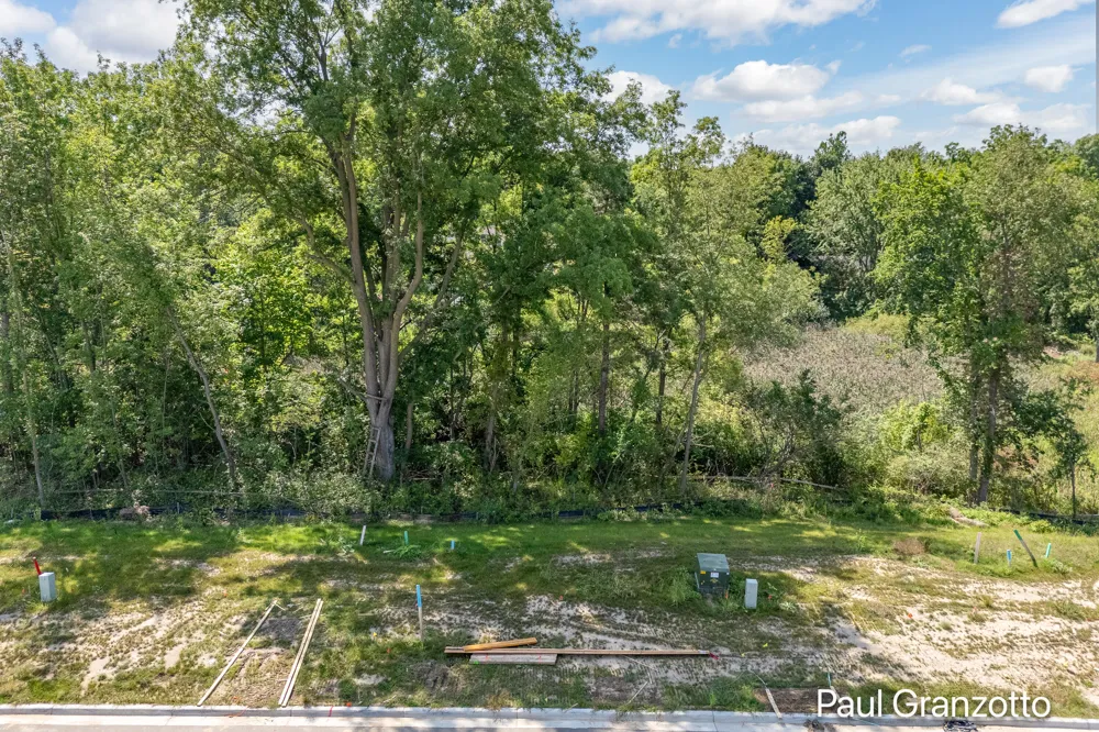 3044 Arbor Creek Avenue SE Kentwood, MI 49512
