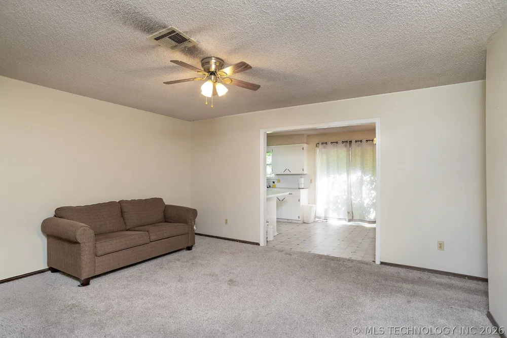 104 NE 7th Perkins, OK 74059